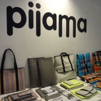 イタリアのガジェットカバーブランド「Pijama」の展示