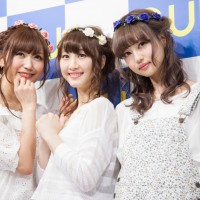 （左から）菅野結以さん、SKE48の松井玲奈さん、中村里沙さん