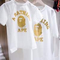 「ア ベイシング エイプ」の箔押しプリントTシャツは伊勢丹新宿店限定販売