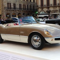 「50年代、60年代イタリアン自動車デザイン」に展示されたアルファロメオ・ジュリエッタ・スプリント・スパイダー・ベルトーネ