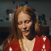 「ミュウミュウ」のショートフィルムプロジェクト「女性たちの物語」第8弾『SOMEBODY』