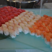 沖縄ならではの魚を使用した寿司も!