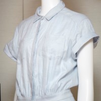 ケイタマルヤマは、肌に近いアイテムということで麻世妙でシャツドレスをデザイン