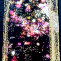 タカシマヤ ウオッチメゾンがオープン、ファサードにチームラボのデジタルアート作品「Flowers in the Sandfall」を設置