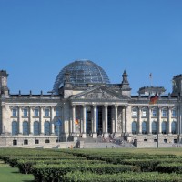 フォスター＋パートナーズ《ドイツ連邦議会新議事堂、ライヒスターク》1992-1999年 ベルリン、ドイツ
