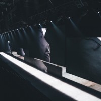 ディオール オムが16-17ウィンターコレクションショーを香港のショウ・スタジオで開催