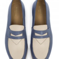 「Bi-color leather penny loafer」（chambray×beige／6万円）