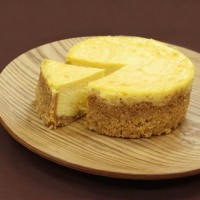 「BAKED チーズケーキ」（1,800円）