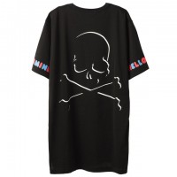 マスターマインド・ジャパンとハローキティメンのコラボレーションによる「T シャツ」（2万4,000円）