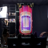 車を“重力”だけで塗装!?アーティストTheo Pintoが“マニキュア”を用い手掛けた斬新過ぎるミニクーパー