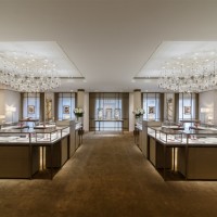 3階のダイヤモンドのフロアはフェミニンで静謐な印象。日本の屏風にインスピレーションを得たパーテーションがアクセント