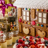 ヒルトン東京でクリスマスデザートフェア「ヘンゼルとグレーテルのお菓子の家」を開催