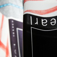 キギのデザインによるスカーフを展示販売するイベント「12 scarfs」が開催