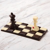 「チェックメイト チョコレート チェス ボード」（1,800円）
