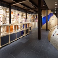 京都の歴史的な街並みを思わせる空間に様変わりしたエルメス祇園店