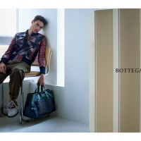 ボッテガ・ヴェネタが、“光のビル”で撮影された17SS広告キャンペーンを公開