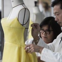 マリア・グラツィア・キウリがドレスを製作する過程