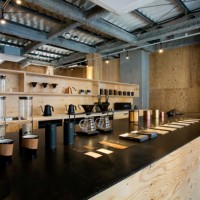 コーヒースタンド「artless craft tea & coffee」が中目黒高架下に移転、リニューアルオープン