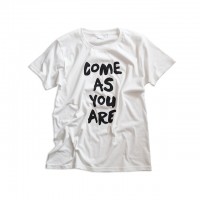 ヴェロニカ イズのTシャツ“COME AS YOU ARE”