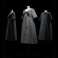 イヴ・サンローランがクリスチャン・ディオールのためにデザインした「Bonne Conduite」ドレス（1958年春夏コレクション）