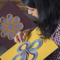 紙とは思えない立体タペストリー。緻密過ぎる、インド人アーティストによる「Place for prayer」プロジェクト