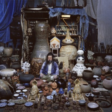 「村上隆のスーパーフラット現代陶芸考」が開催！現代美術作家による陶芸作品まで約300点を展示