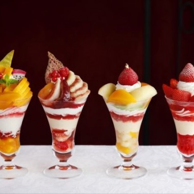真夏に食べたい！マンゴーにいちじく、桃、いちごを使った4種のパフェを資生堂パーラー サロン・ド・カフェで堪能