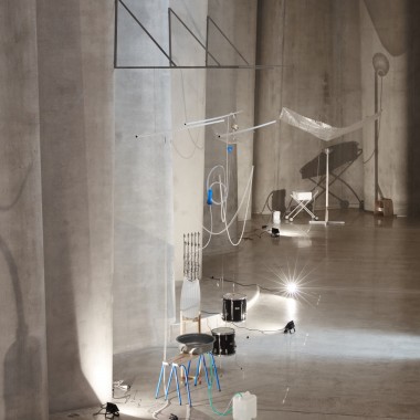 注目の新進アーティスト・毛利悠子が世界初となる美術館での個展を十和田市現代美術館で開催