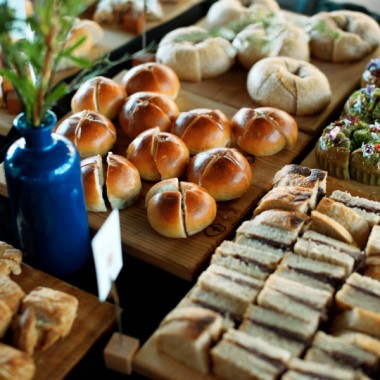 第15回「青山パン祭り」開催! 恒例のパン食べ比べやフルーツサンドなど80店以上が集合