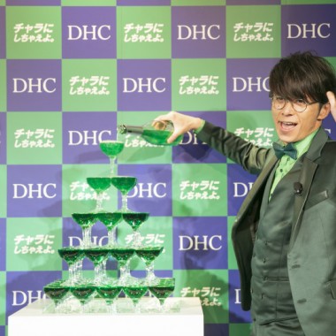 藤森慎吾がDHC新サプリの発表会に登壇。元祖チャラ男が渋谷で年末年始の“チャラ指南”