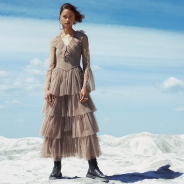 H&Mがフェミニンかつエンパワリングなブランド「Sandra Mansour」 とコラボレーション