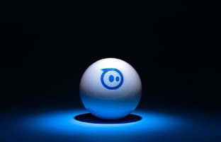 11月29日から12月1日に、うめきた広場特設会場で披露されるスマートフォンやタブレット端末で操縦する、世界初のロボスティックボール「Sphero（スフィロ）