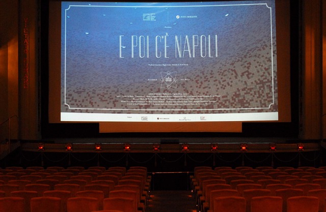 オデオンで上映された映画『エ・ポイ・チェ・ナポリ（E poi c’e Napoli）』