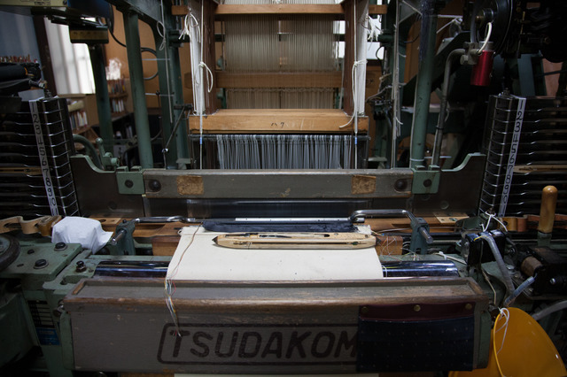 帯を織るのに使われていた32センチ幅の織機