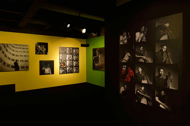 嶋臺ギャラリーで開催されているブルーノートのレコードジャケットを撮影したフランシス・ウルフの作品展示