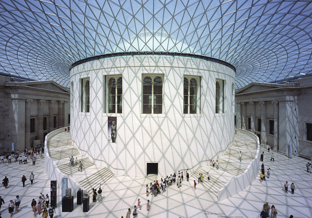 フォスター＋パートナーズ 大英博物館《グレートコート》1994-2000年 ロンドン、英国