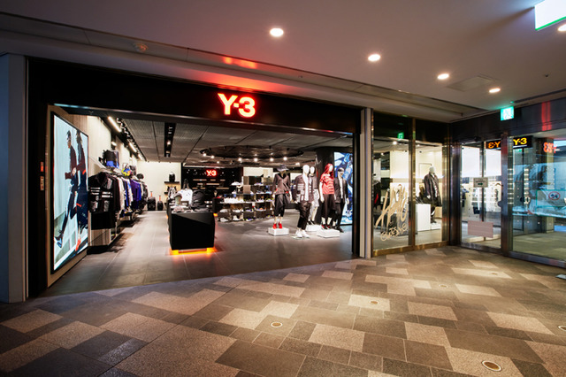 Y-3が国内最大店を表参道ヒルズ本館地下1階にオープン