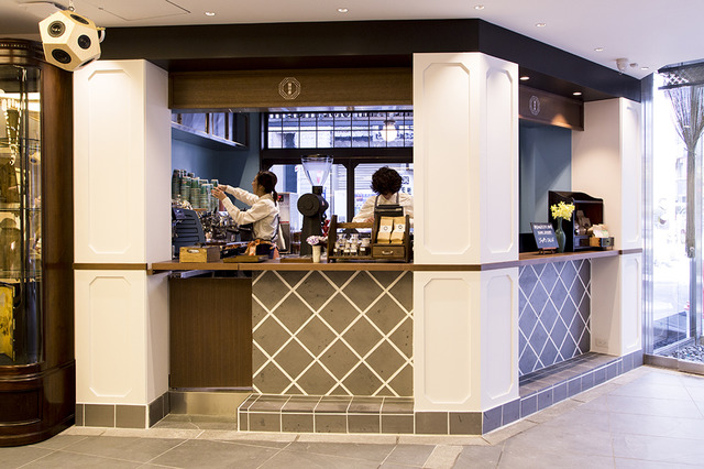 ビームス ジャパン1階にはコーヒースタンドが併設