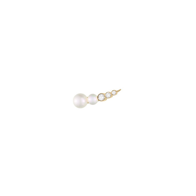 ピアス「Petite Croissant Perle Diamant」／パール×ダイヤモンド×YG（23万5,000円）