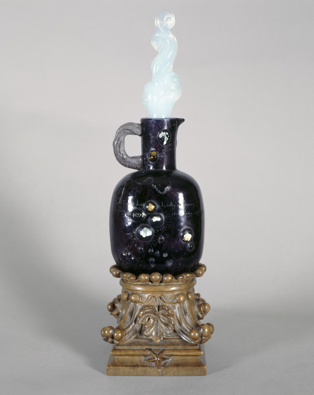 栓付瓶「神秘の葡萄」エミール・ガレ1892年オルセー美術館