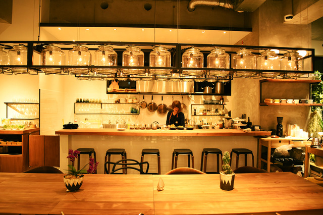 ミハラヤスヒロのソスウ手掛けるカフェ・花屋・レンタルスペースが融合した複合ショップがオープン