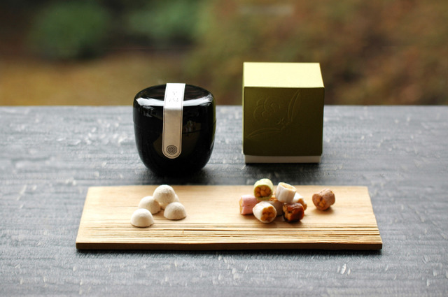 HIGASHIYAから特別展「茶の湯」の限定商品が販売