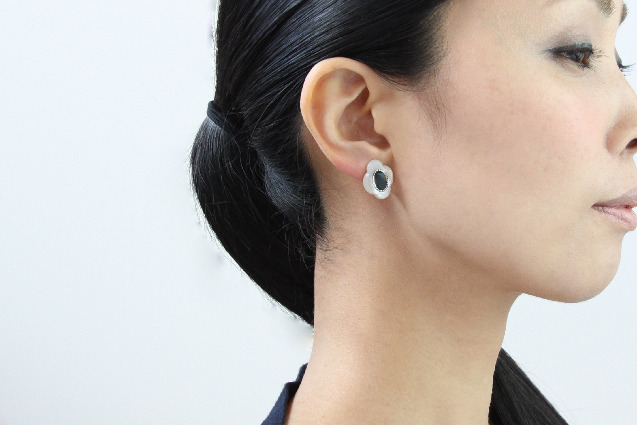 Fiore indigo earring（2万5,000円）
