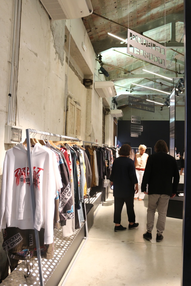 「UNCONVENTIONAL」に出展した東京ファッションアワードのブース