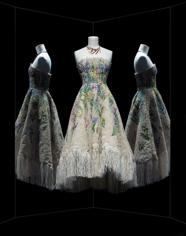 マリア・グラツィア・キウリがクリスチャン・ディオールのためにデザインした「Essence d’herbier」カクテルドレス（2017年春夏コレクション）