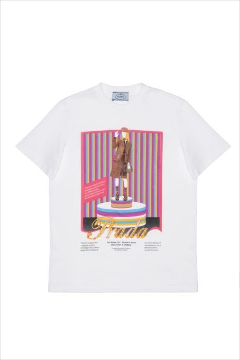 Prada Poster Girl Tシャツ（刺繍入り/8万2,000円）